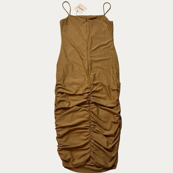 NWT Superdown Revolve Yovanna Midi Dress in Taupe - Picture 6 of 10